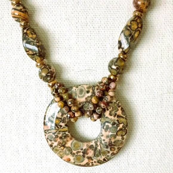 Knotted Jasper Bead Necklace 24" Gold Beads Large Disk Pendant Fish Hook Clasp - Picture 3 of 8